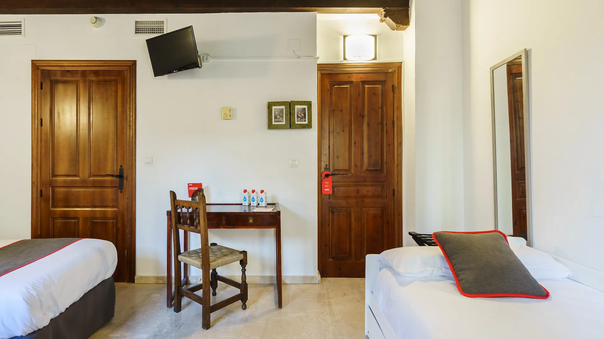מלון גרנדה Casa Aljibe De Santa Ana 2*,